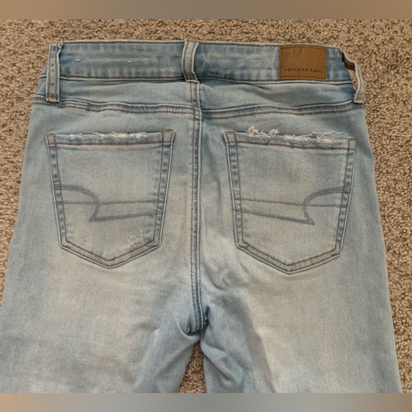 AE light jean size 4 with styled wear - Picture 5 of 5